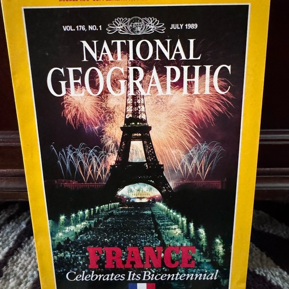National Geographic Complete 1989 Issues with Maps - Picture 8 of 13